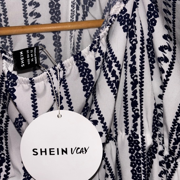 SHEIN White and Navy Floral Striped Strapless Jumpsuit Elastic Ankle XL NWT - Picture 5 of 5